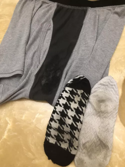 [Selling] [24 y/o NB] Mismatched set today lol, boxers covered in 24 hours of grool, and pair of stinky socks. Both for $50 or $30 a piece. Worn by your favorite genderfluid devil dom 🖤