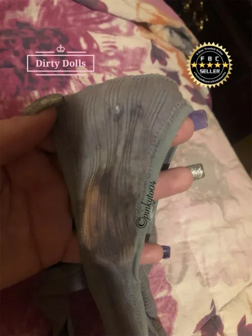 [selling] ✨Happy Hump Day✨Let me fill my panties with my delicious scent and all of my arousal ✨ Full menu & options on my profile 💋