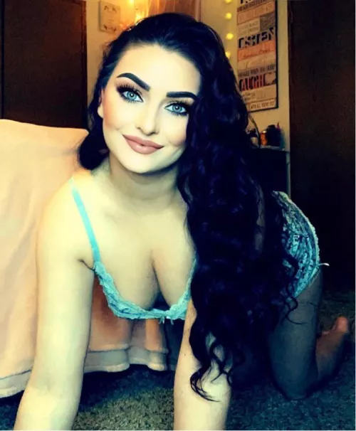 [Selling] 🔷🔹 Help this naughty Milf have a Happy Mother’s Day! 🔹 Verified 🔹 Panties/Wearables • Pics/Vids • GFE • Sexting • Vials • Candy & much more! Check me out. Menu is pinned 🔹🔷