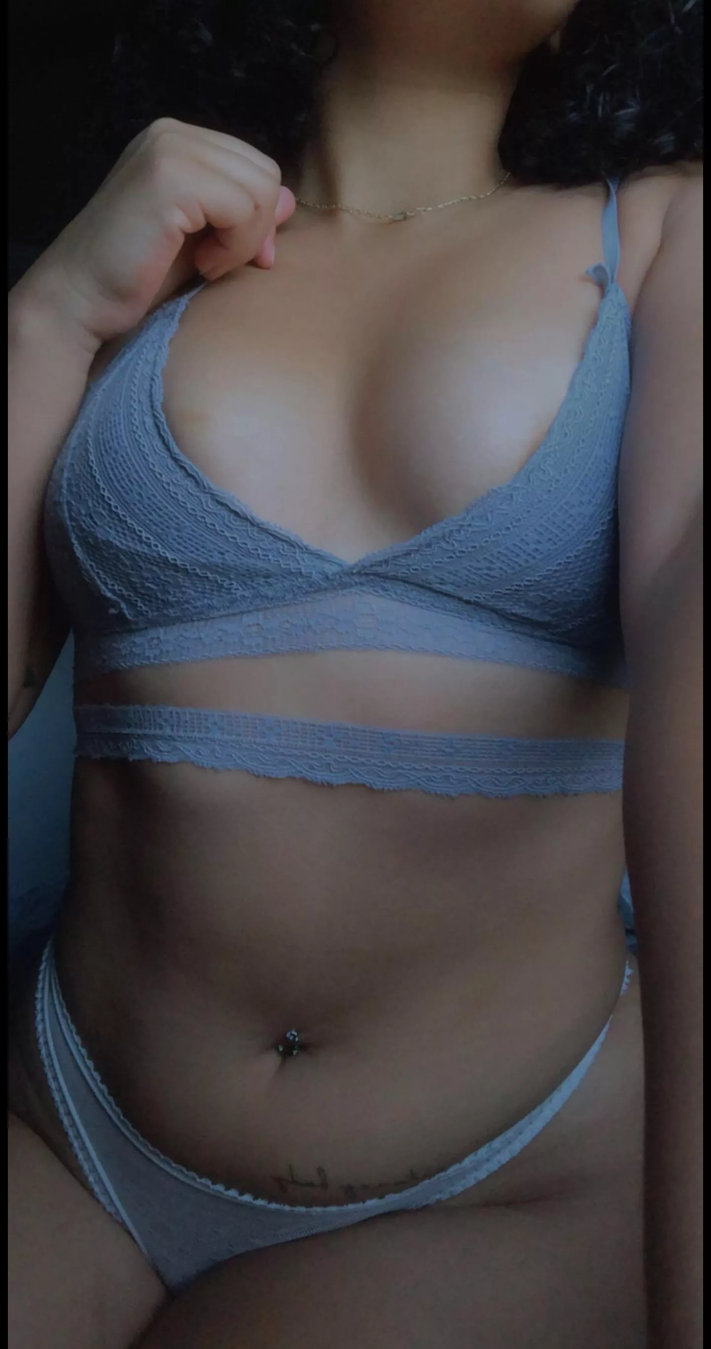 [SELLING] Hey guys, sexting is on sale.💦Verifications 🖐, Custom Content,❤ Videos, Photos. 😊Come check me on KIK/ SNAP --> cotyhoty