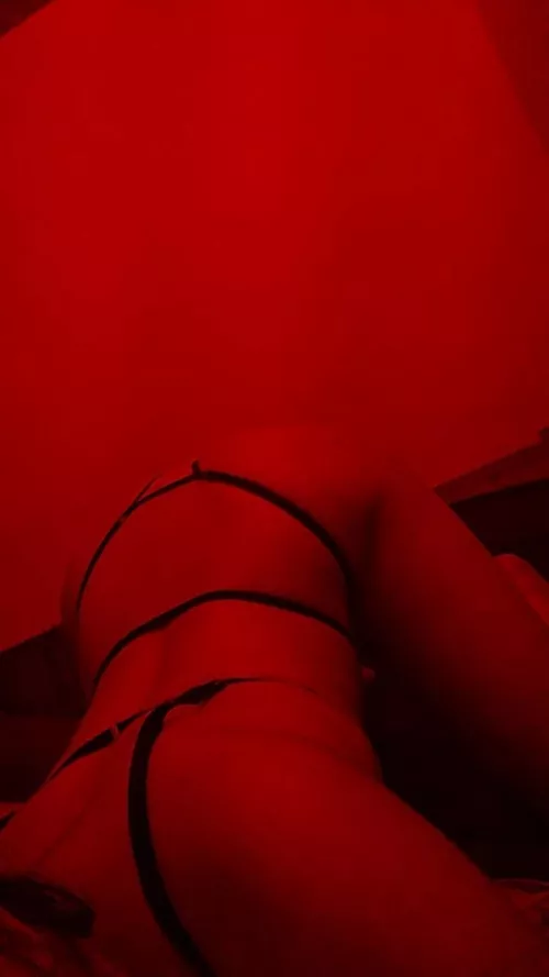 [selling] Hi 🥰 I'm selling NSFW content. I do custom pics and vids, cock rates, GFE and more 💕 Hmu on Kik sam.carrie or Snapchat scarrie2022