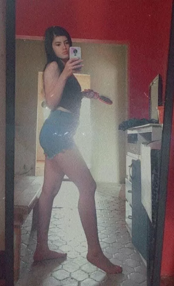 [selling] I'm doing Discord and feet sessions today, DM Me to book yours, I'll only do three. Kik: angelgoddess263