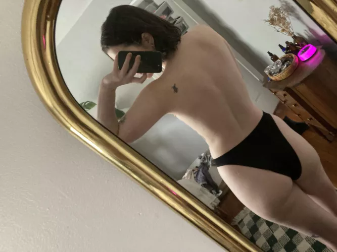 [selling] Intoxicating smells - worn roller girl items 🛼