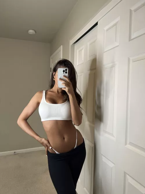 [selling] panties, bra’s, etc 🤍 fetish friendly! Message me if interested :)