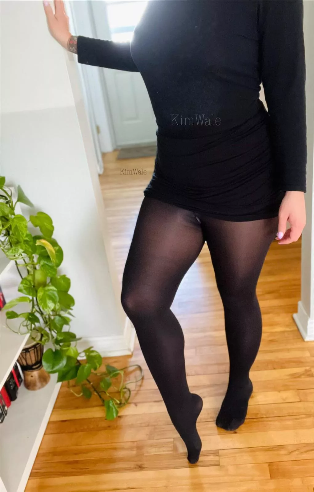 [Selling] Physical Items & Digital Content. GFE, Sexting, Vids, Rates 💋