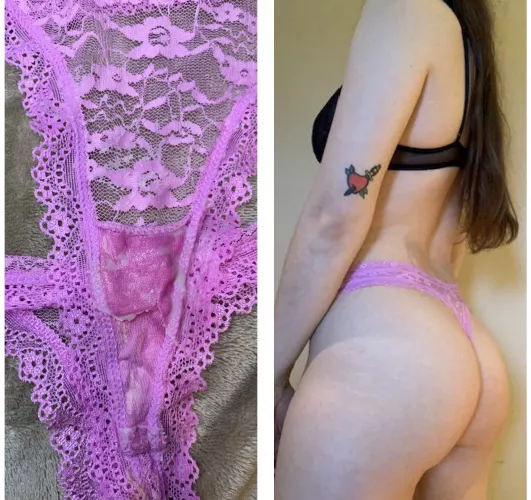 [SELLING] [USA] College slut with deliciously wet panties🌹 enjoy the scents & tastes of my panties 💕2 day wear • 3 pics • tracking info ✨$30 a pair💋kik babygirl18351