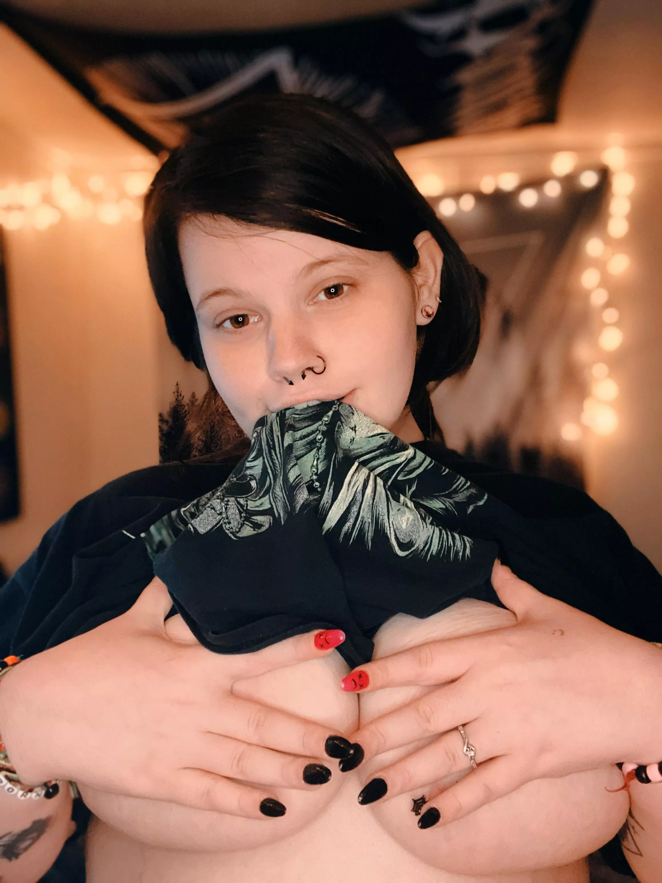 [Selling] Verified 🌸20🌸BBW🌸Customs🌸GFE🌸Sexting🌸Premades🌸Fetish Friendly 🌸Panties and socks 🌸Ask about my menu!❤️(KIK):lilraccoongirl666 or (telegram):lilraccoongirl666 •