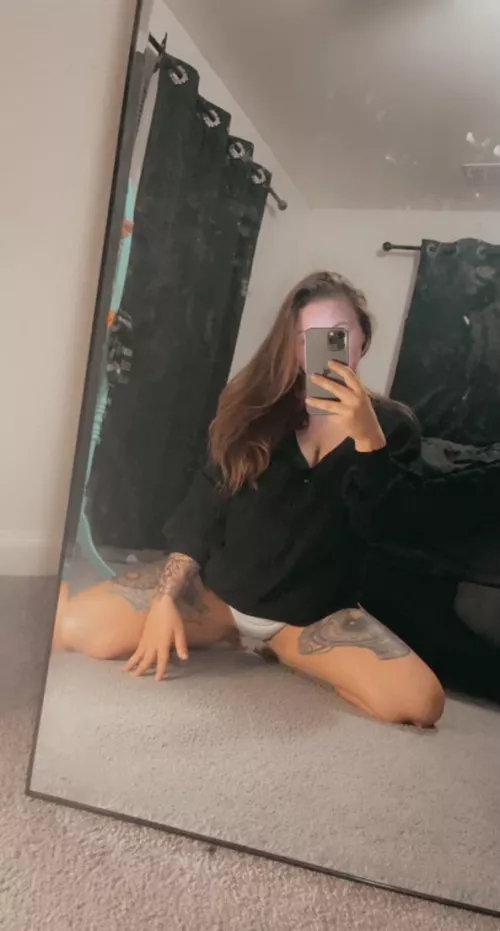 [selling]❤️pics❤️vids❤️GFE❤️customs❤️wearables❤️and so much more. Come say hi and let’s find exactly what I can do to rock your world!