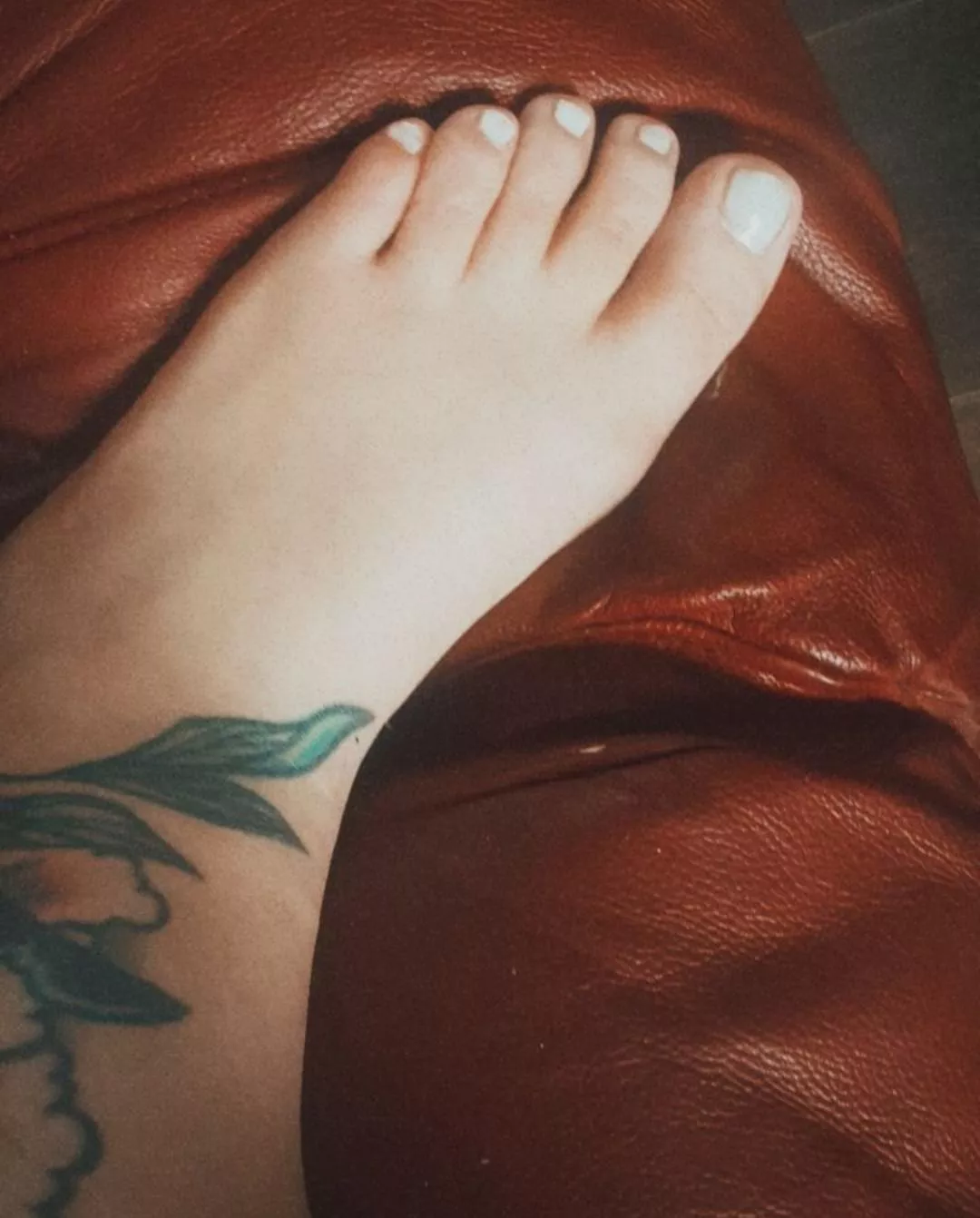 [selling][uk] white toes are just 😍 Kik lolasgoodies For prices