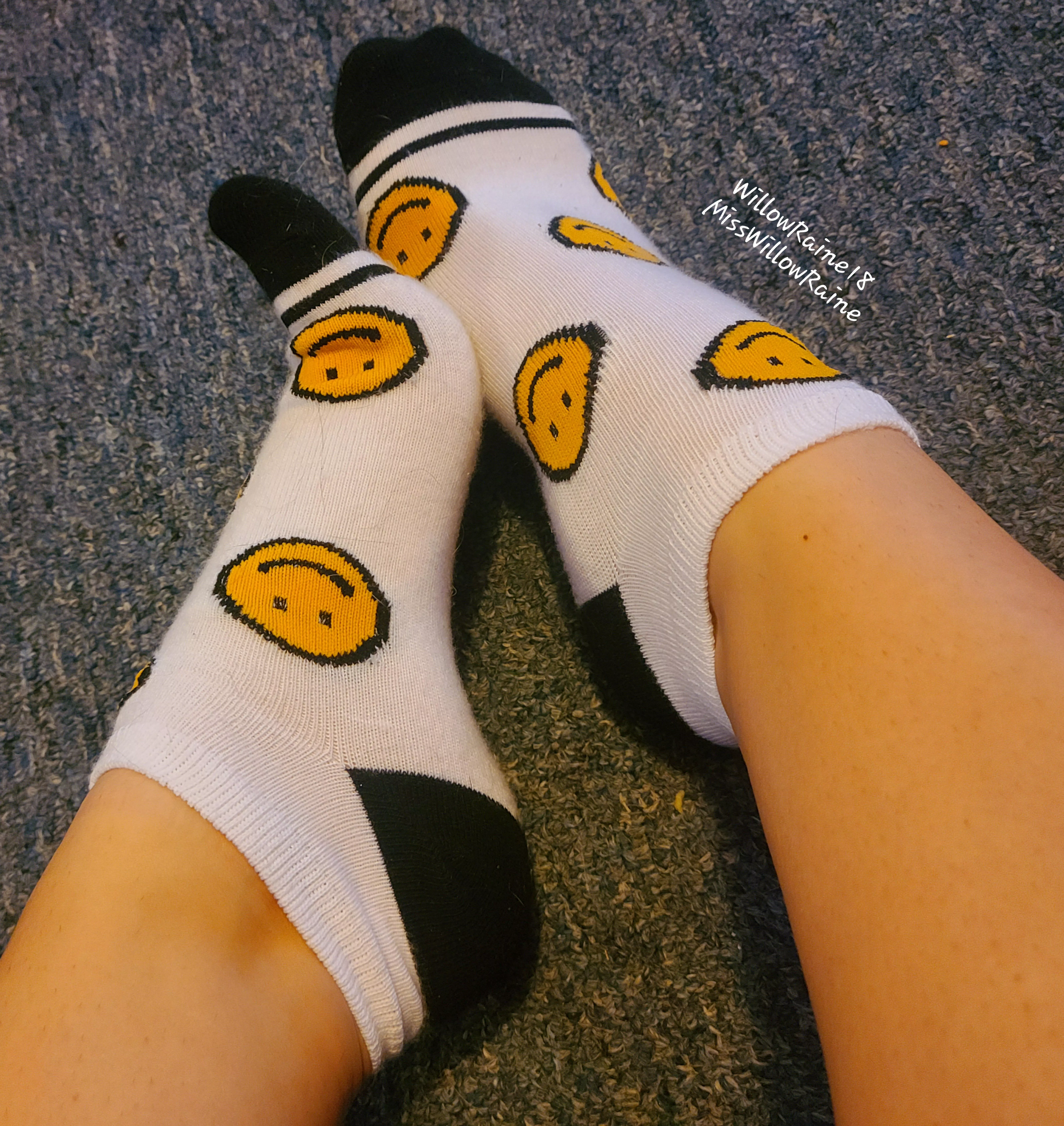 [SELLING]❗VERIFIED❗I love how sweaty my feet got during my workout today!! Let the sweet scent fill your nostrils with these intoxicatingly STINKY pair of socks! ($20) SHIPMENT READY🔅 Free US Shipping! [KIK] willow.raine18 [Socks][US]
