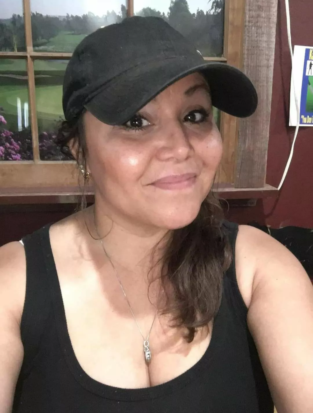 Send me cock tributes if you want my nudes 😏