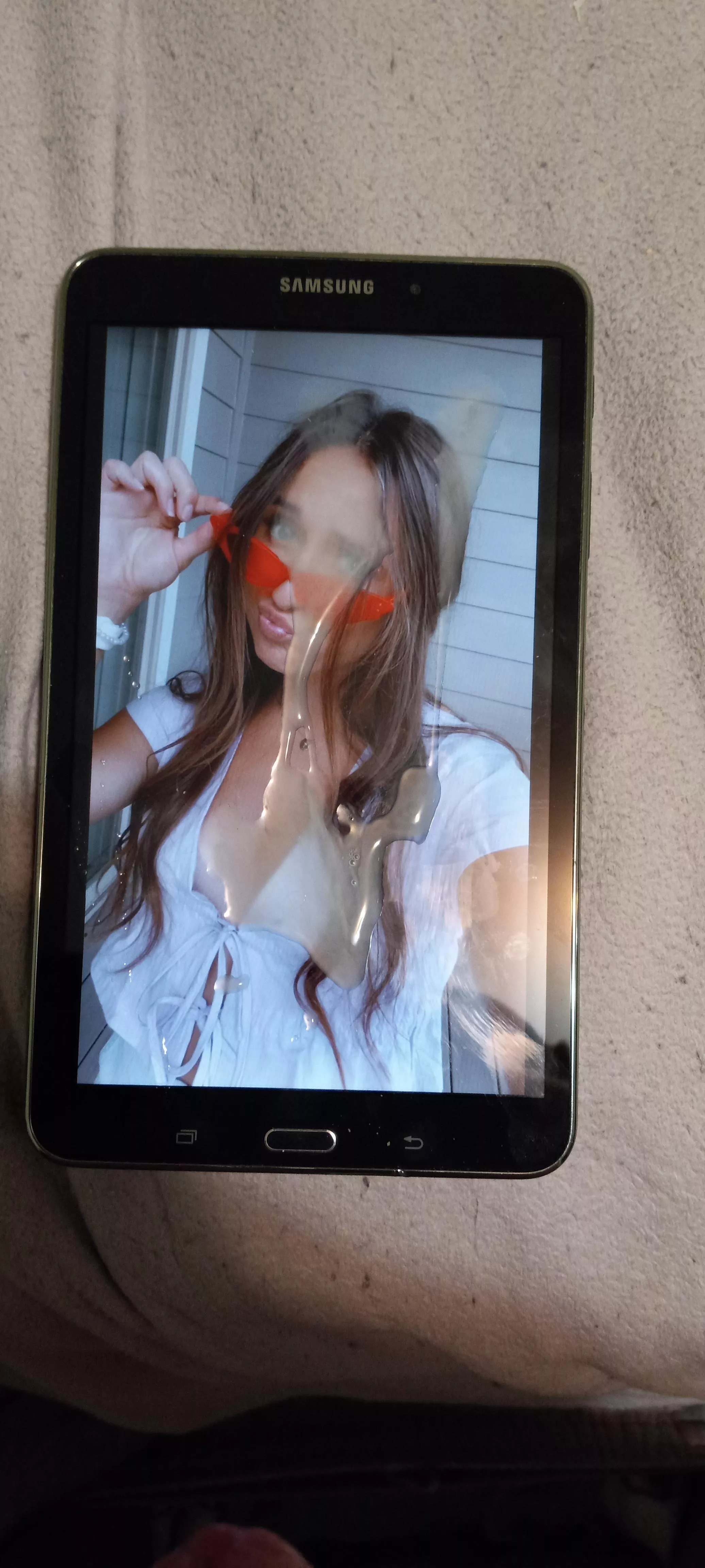 send me e girls to cum on