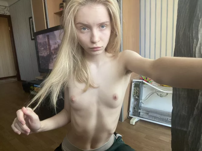 Sext me now daddy😈😈 I’m horny 💦