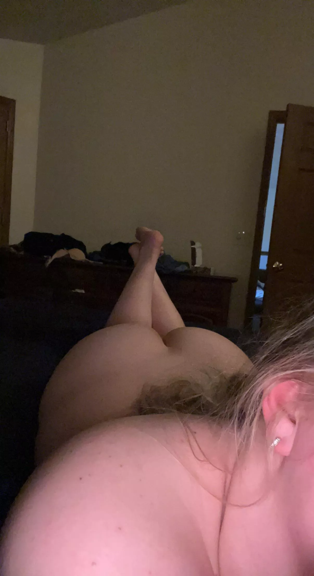 Sexy curvaceous blonde who loves to fuck. What more could you ask for? 😜❤️‍🔥