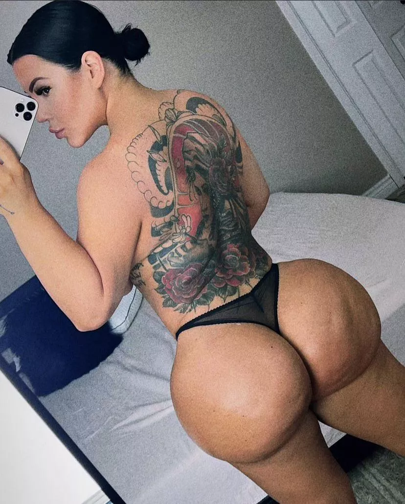 She came back with a new 🍑