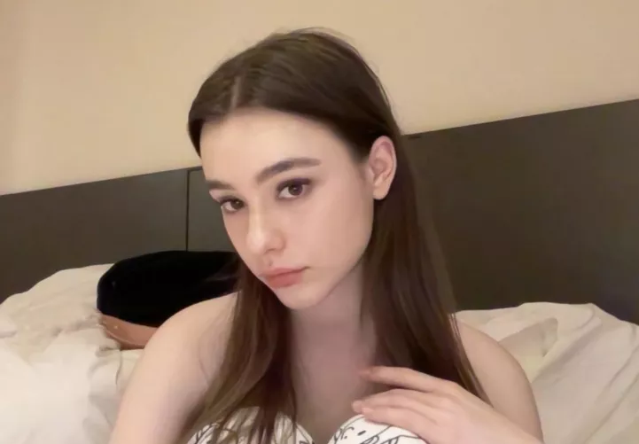 She needs your big loads 💦🥵