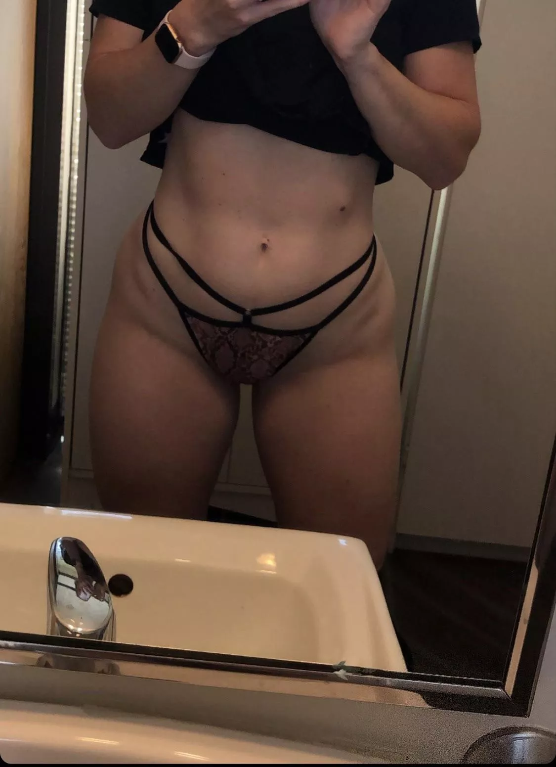 She sends me pics all day. She sends me pics all day.