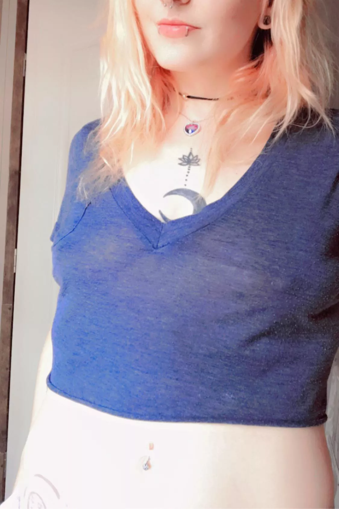 Sheer shirts are the best 💙