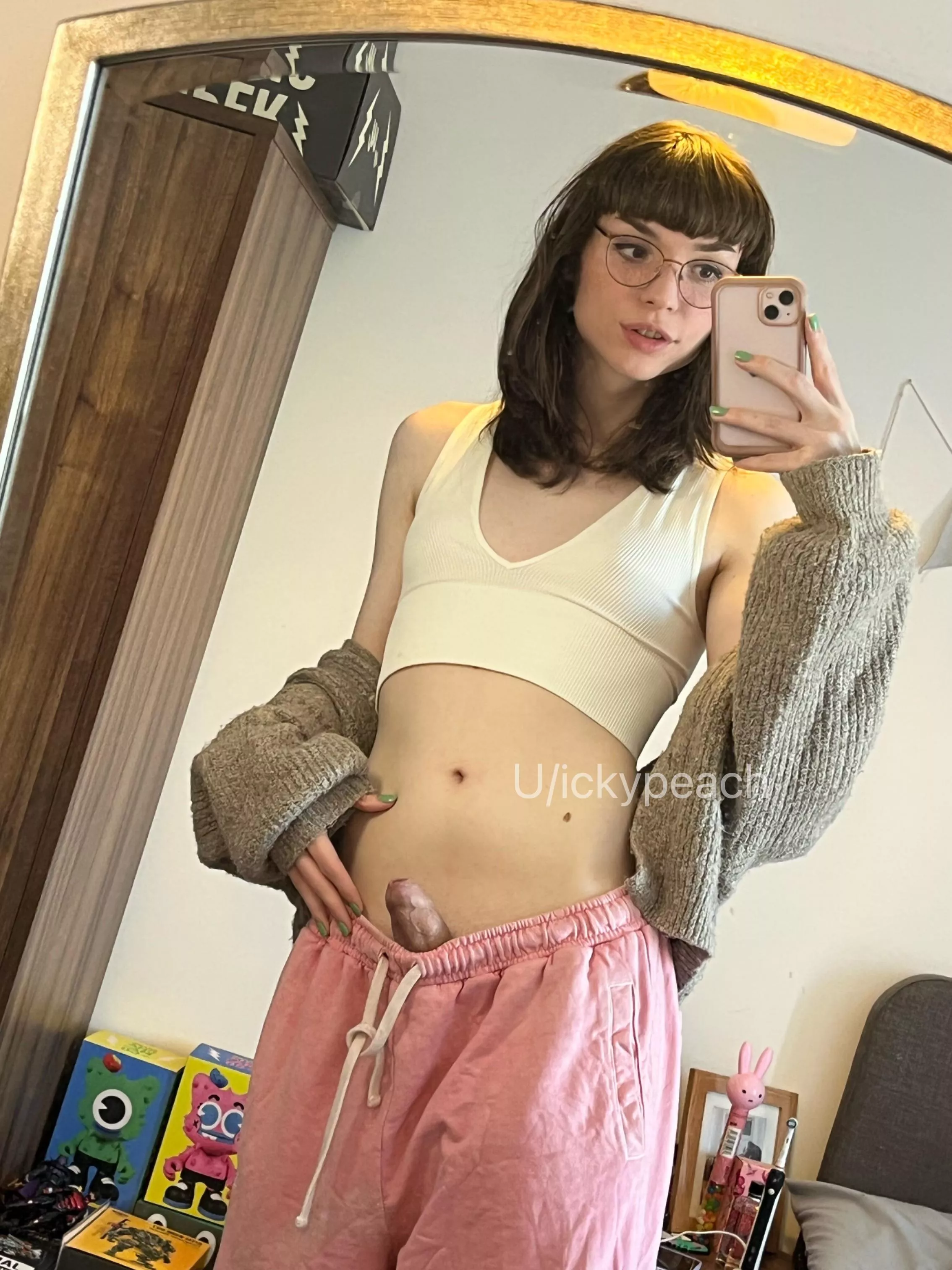 She’s shy 😖💖