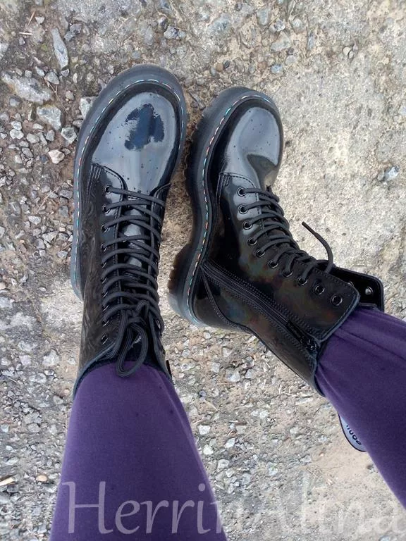 shiny boots ✨