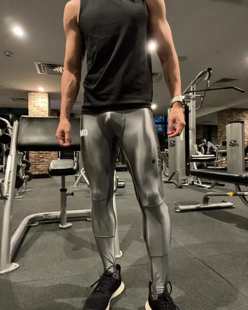Shiny gym bulge