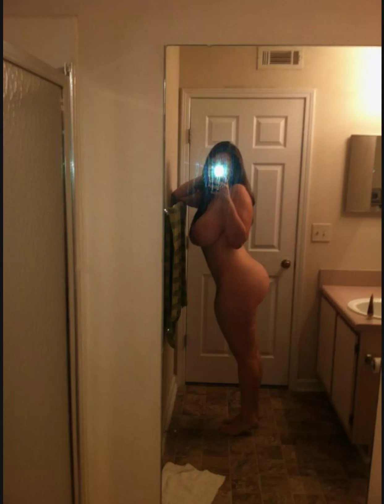 should I start an onlyfans? ๐ฅบ should I start an onlyfans? ๐ฅบ