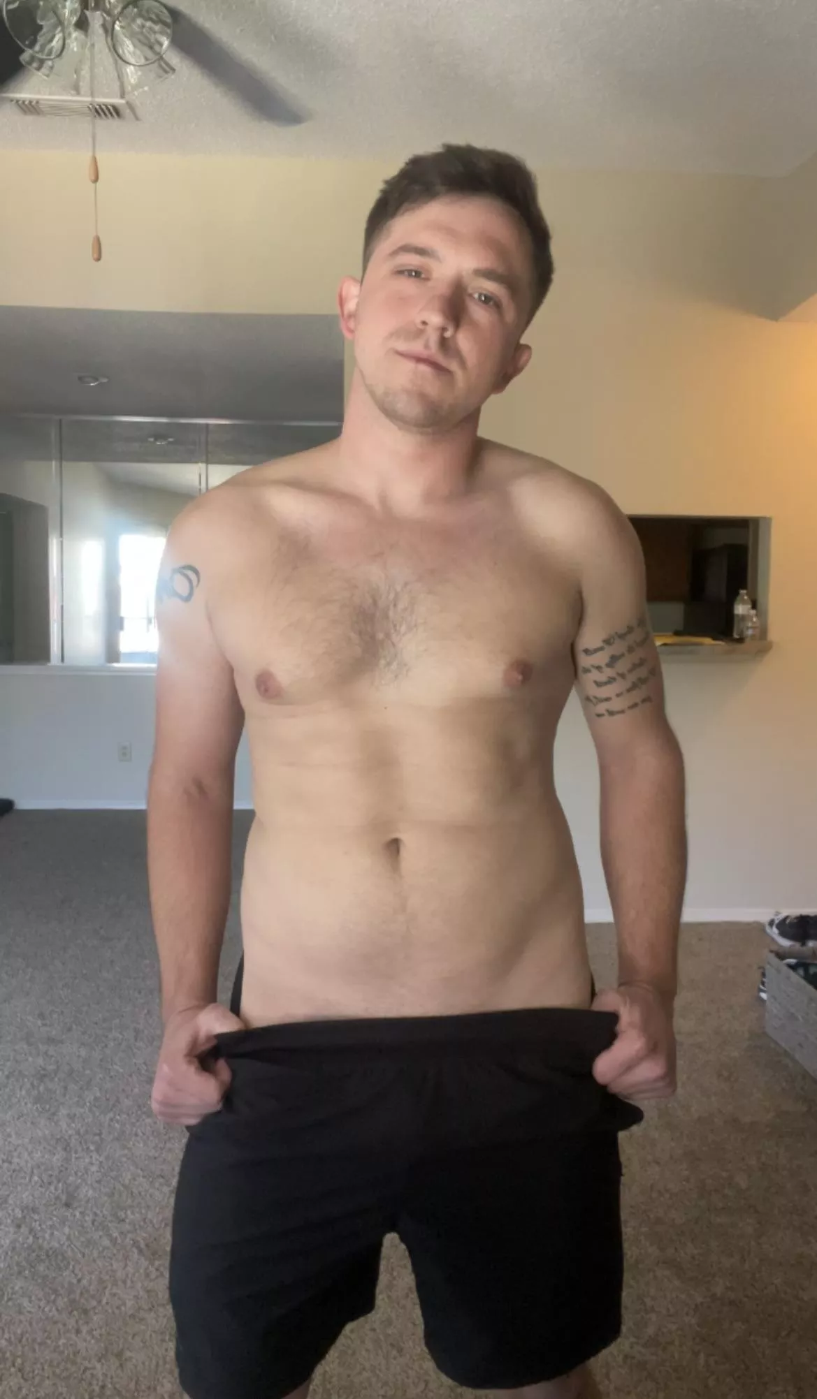 Should I try this modeling gig? Idk Should I try this modeling gig? Idk