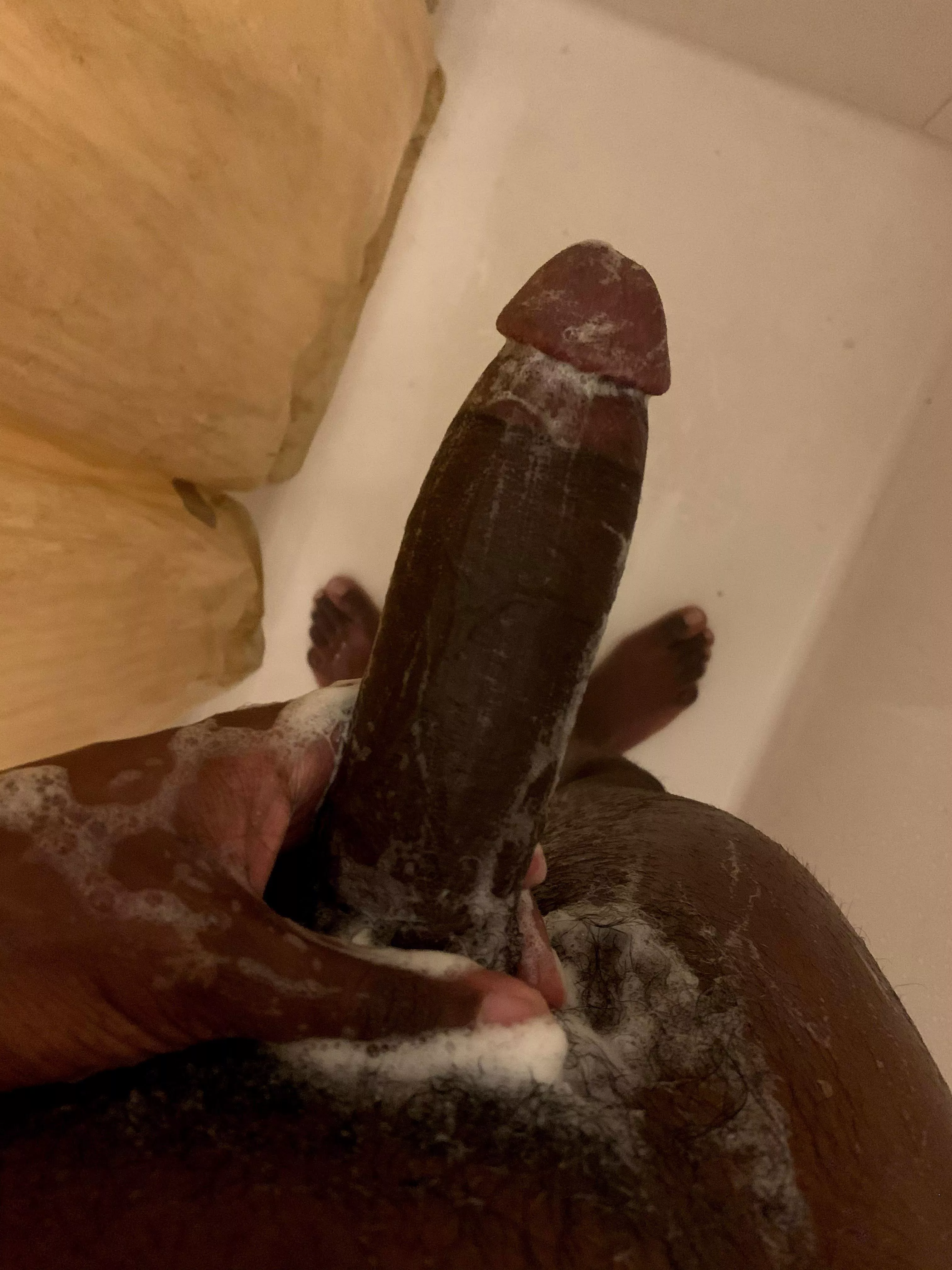 Showers big enough for two…or three😈