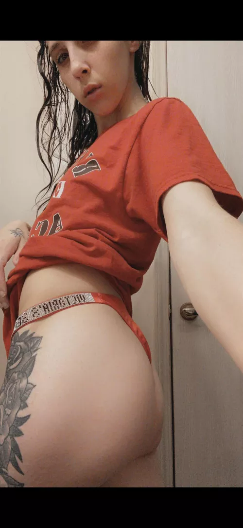 Showers make me horny 😜