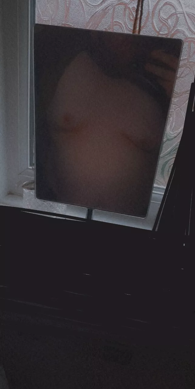 showing off my curves 🥺