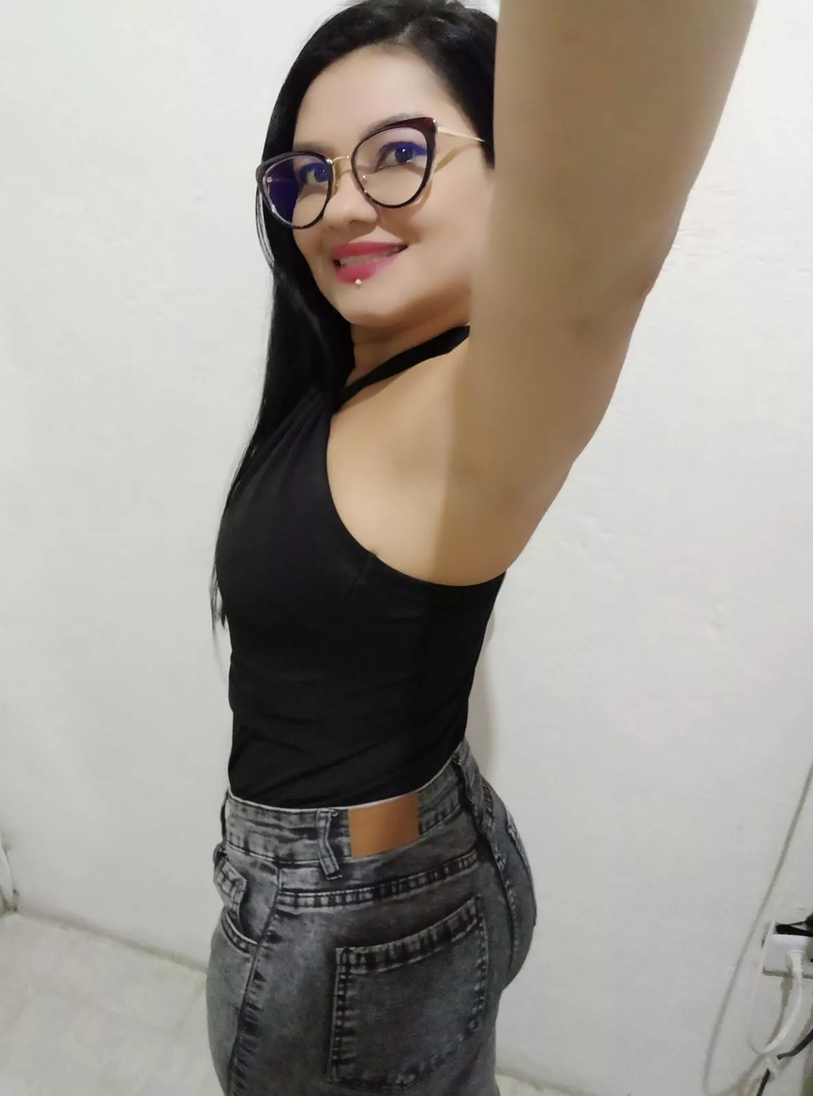 Showing you my armpits before I leave the house 😉