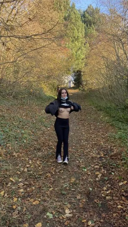 Shy girl public flashing☺️☺️