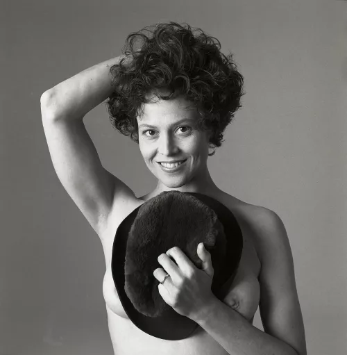Sigourney Weaver (1986)