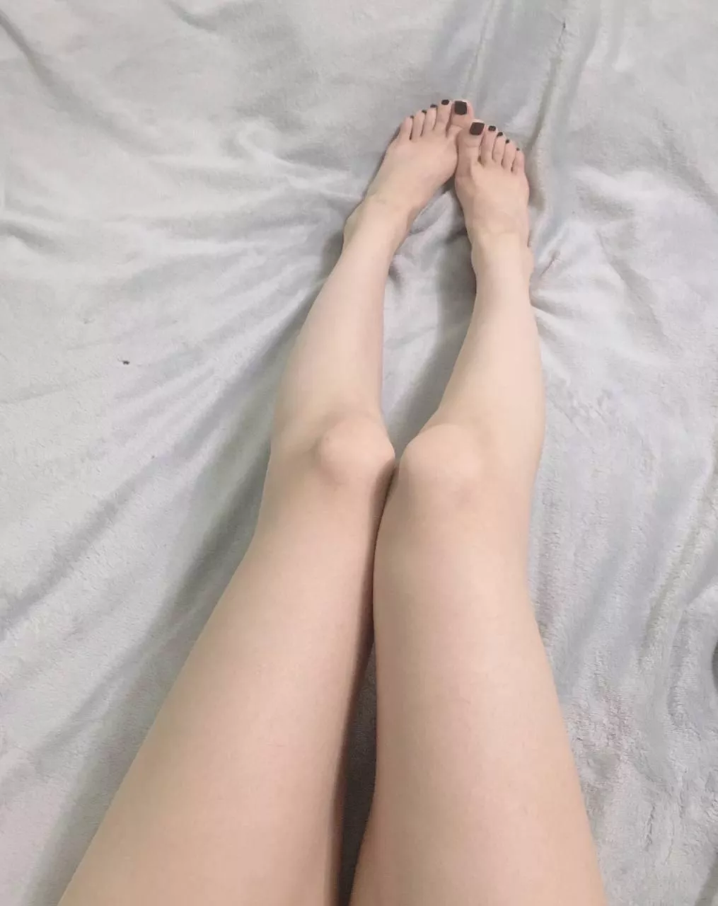 Simple 18 y.o legs ⌒_⌒