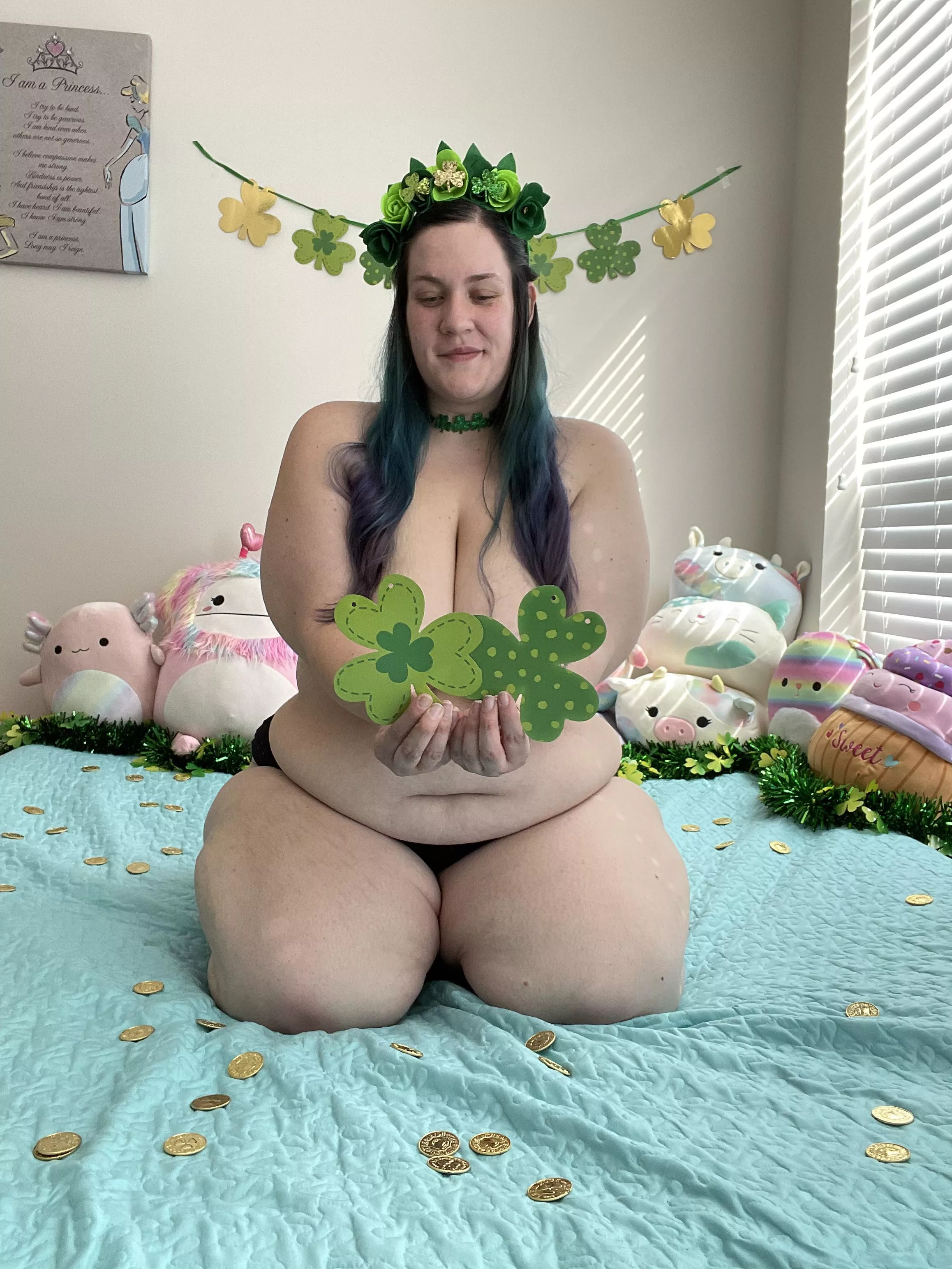 Since it’s still March and this photo is cute af ☘️