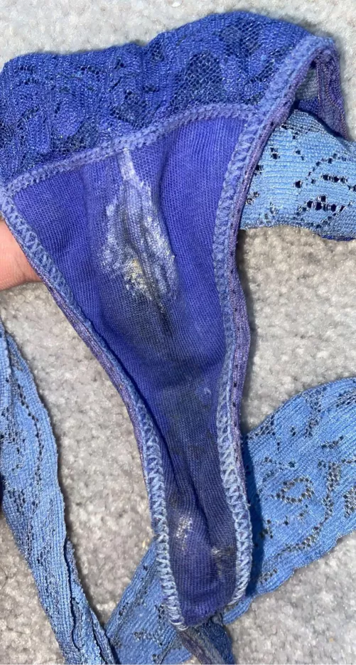 since you all loved my sis so much, here’s another creamy pair from her workout today 😫 her juices are so sweet 👅💦