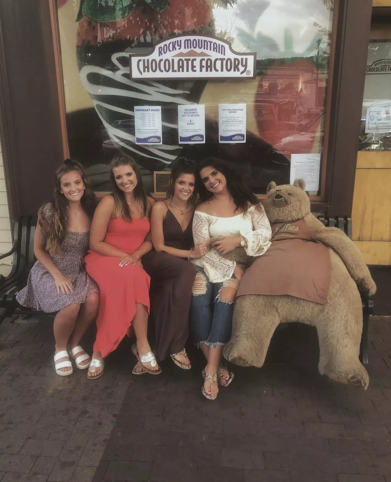 Sisters (18, 23, 20, 26) [4]