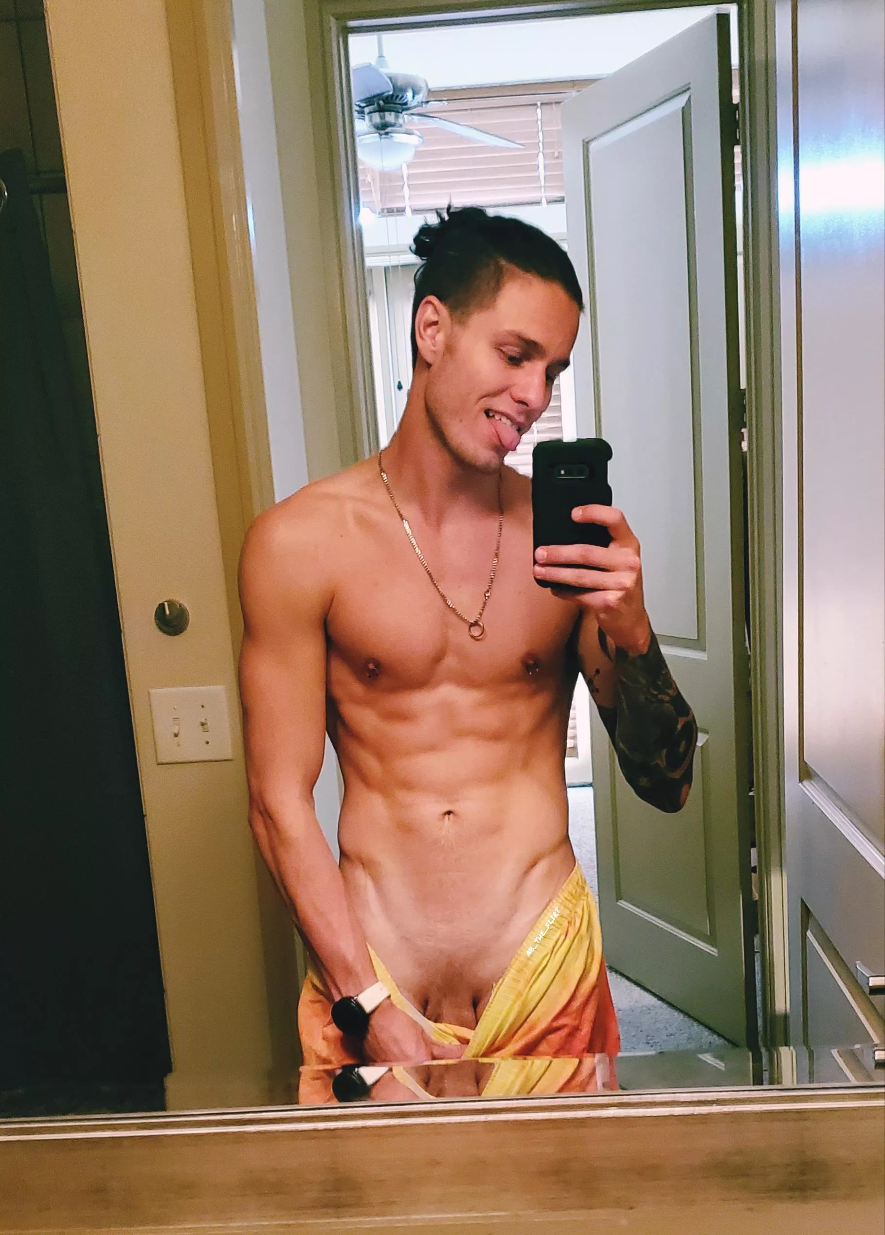 Skinny, fit, and tattooed. Do I fit here? Skinny, fit, and tattooed. Do I fit here?