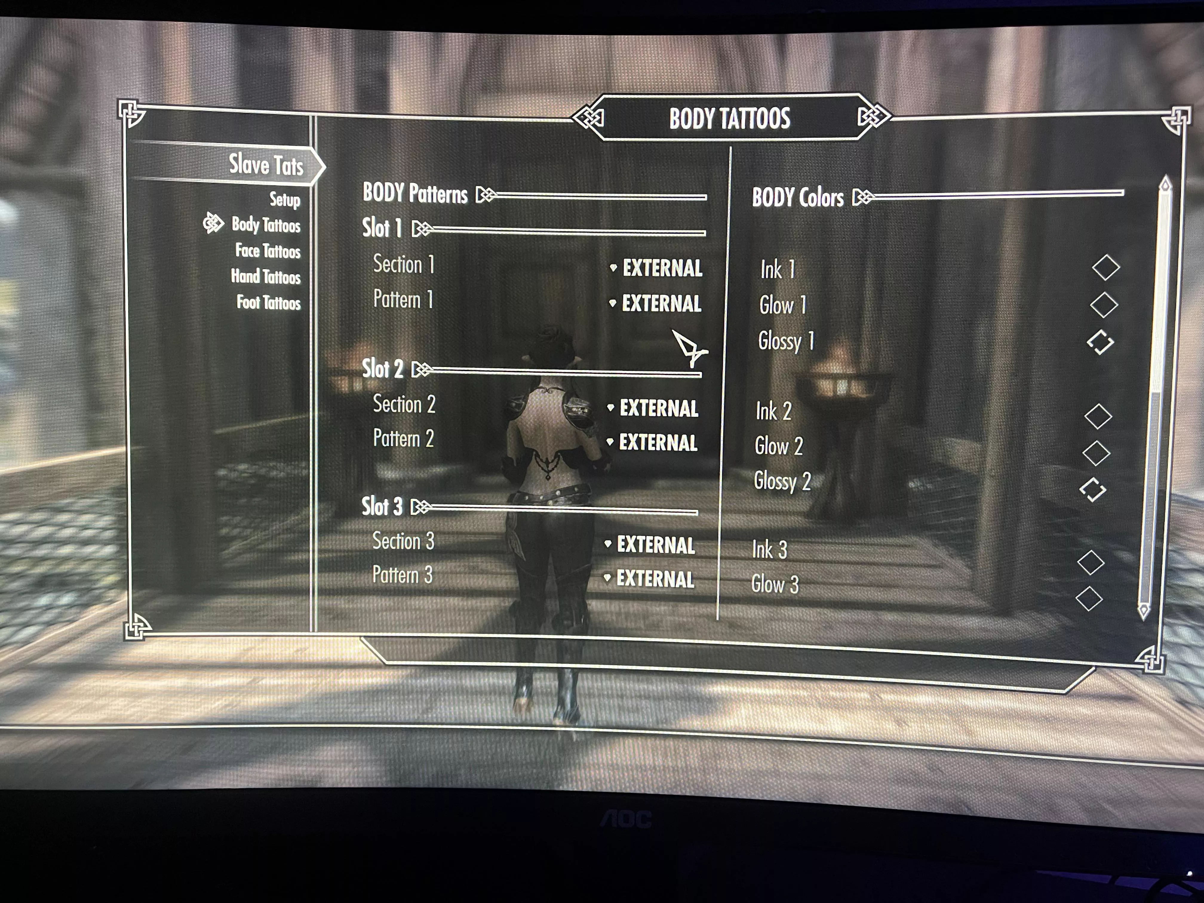 Slavetat problem. Can’t equip body tattoos. Works on followers.