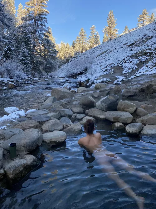 Sleeping in a tent in the snow to wake up to this = worth it! ❄️