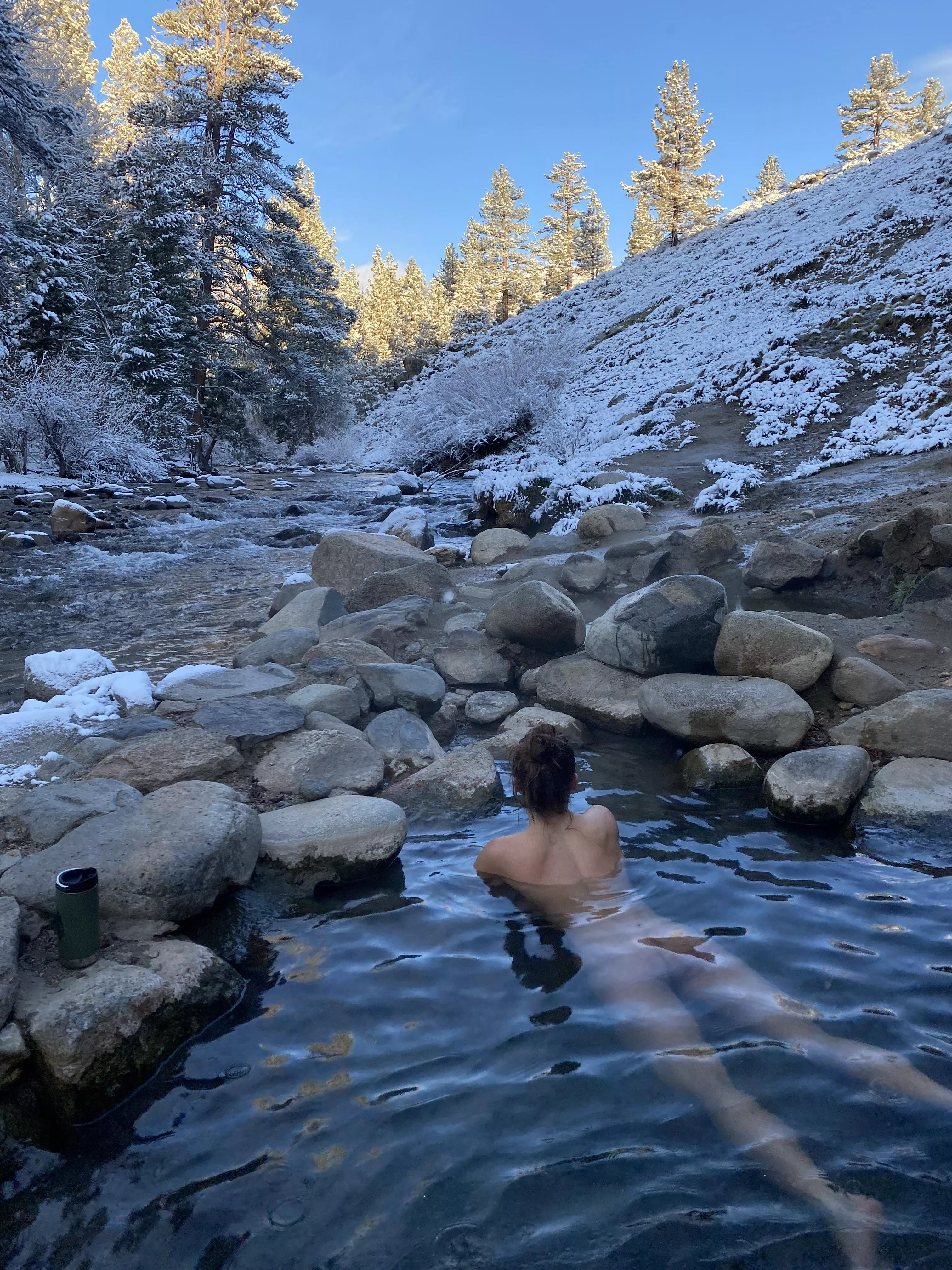 Sleeping in a tent in the snow to wake up to this = worth it! ❄️