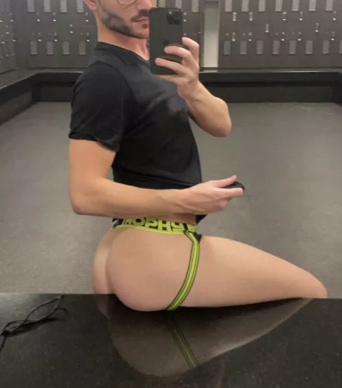 Slut at the gym 🔥