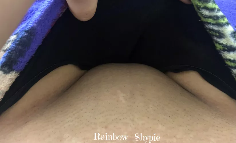 Sneak peak my pussy mound 😘