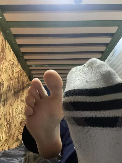 Sniff my sock or suck my toes? You can only pic one. 👃🧦 👅🦶