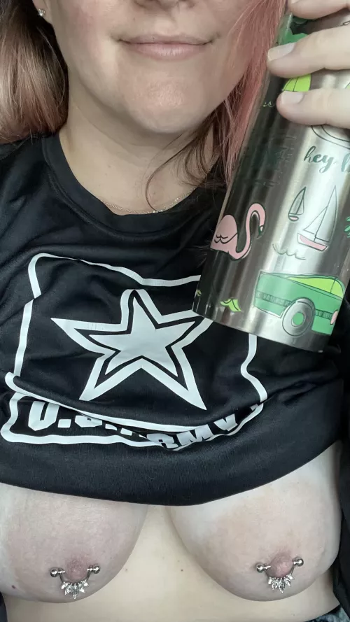 Snuck a quick car selfie before heading out to the ⚾️ field. Saturdays are for coffee and baseball…and boobs 😜