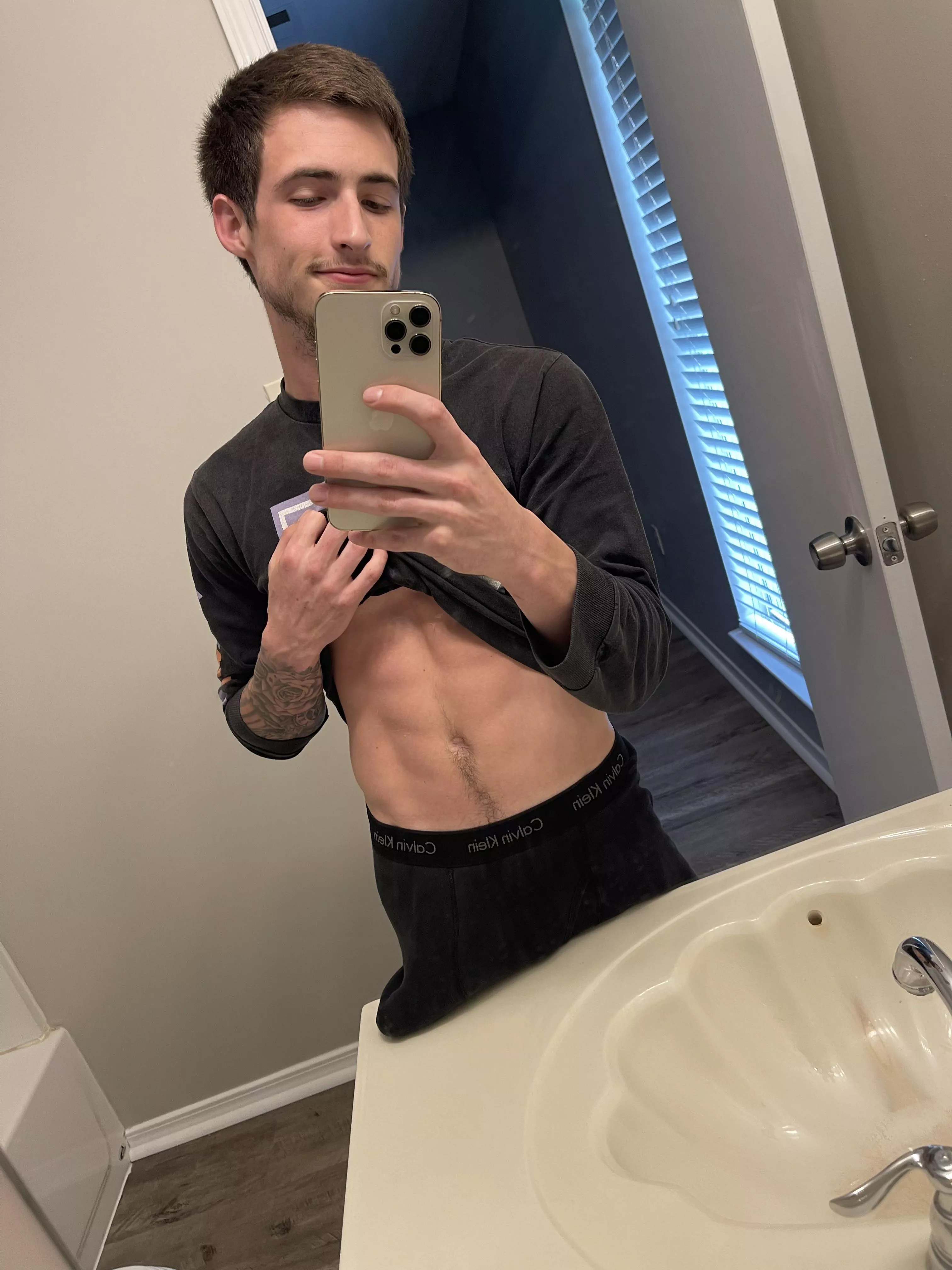 So fucking hornnyyyyyy😅😩