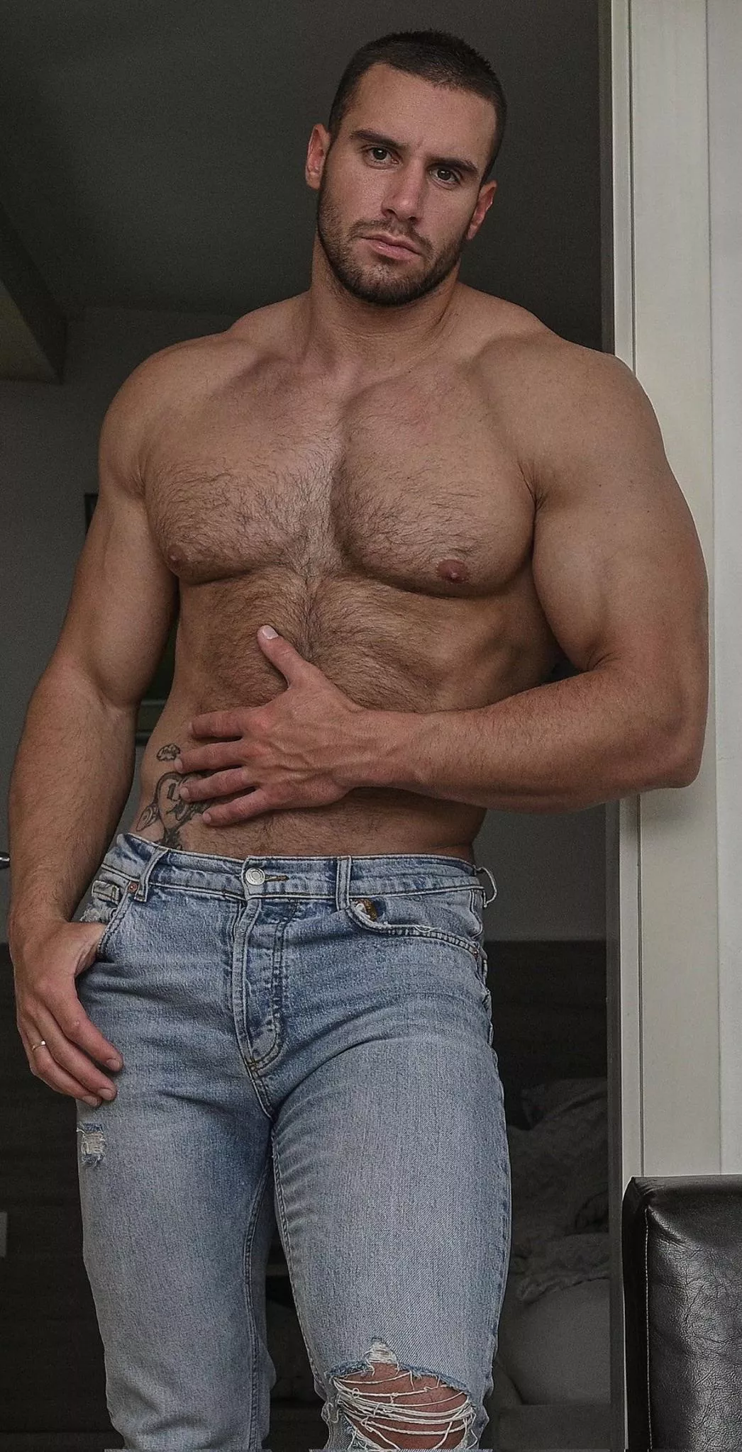 So handsome and sexy 😍