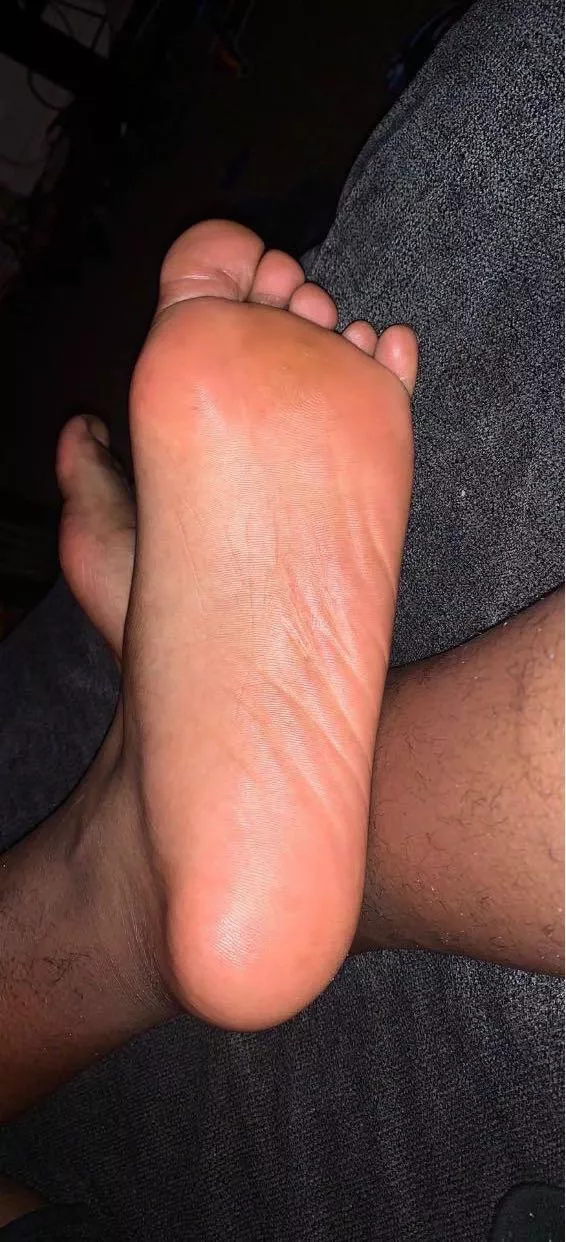So horny for your feet 😘