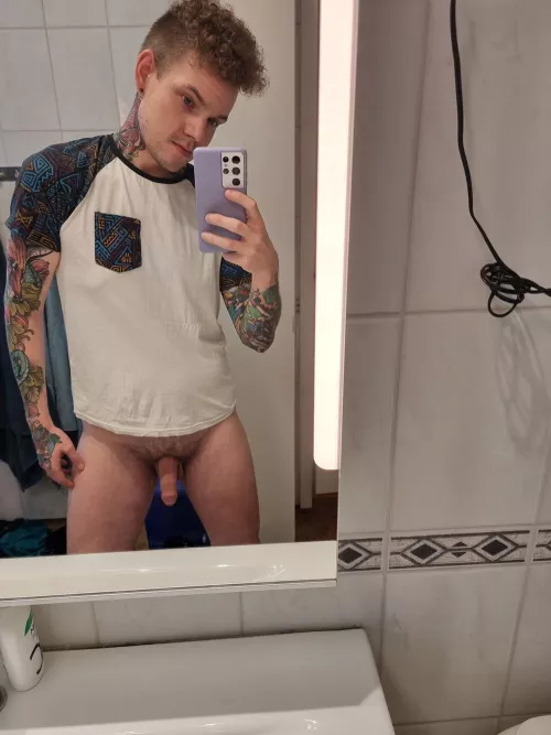 So who is gonna lend a hand and get me hard?