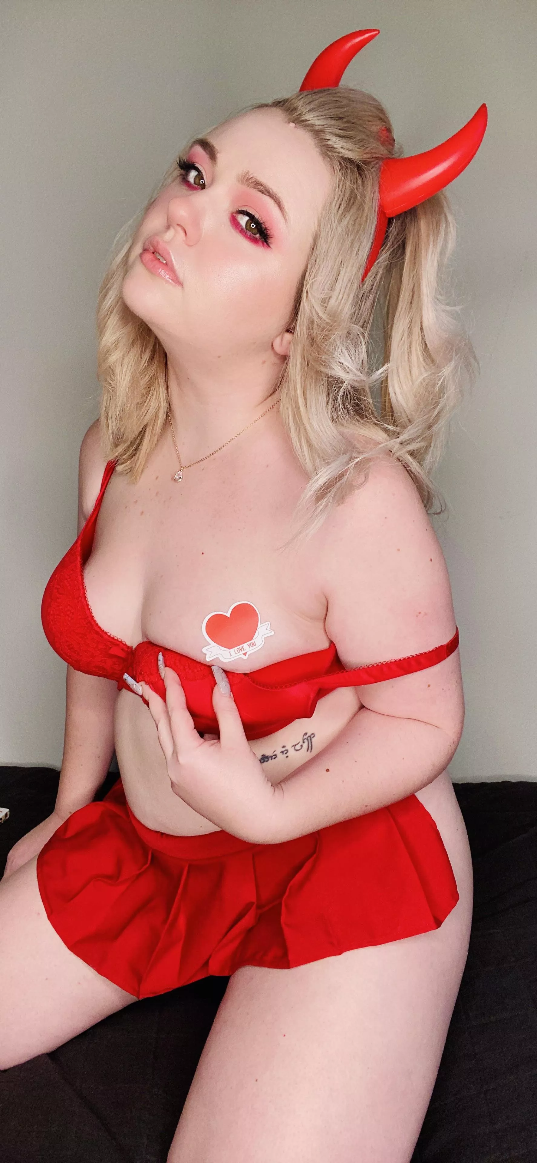 Some love Red & Pink make up.